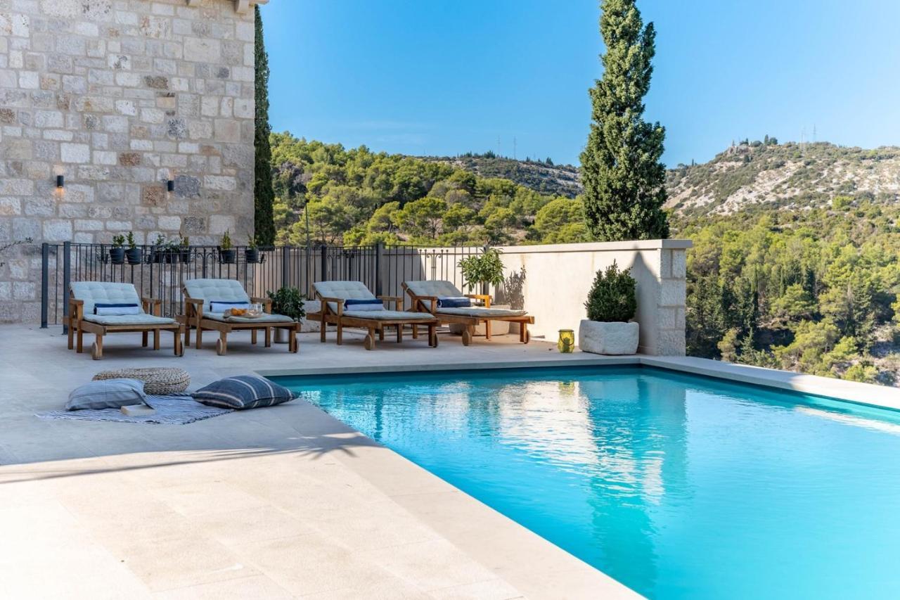 New Villa Ani! Traditional And Luxurious 4-Bedroom Villa With Heated Pool And Sea Views Postira Luaran gambar