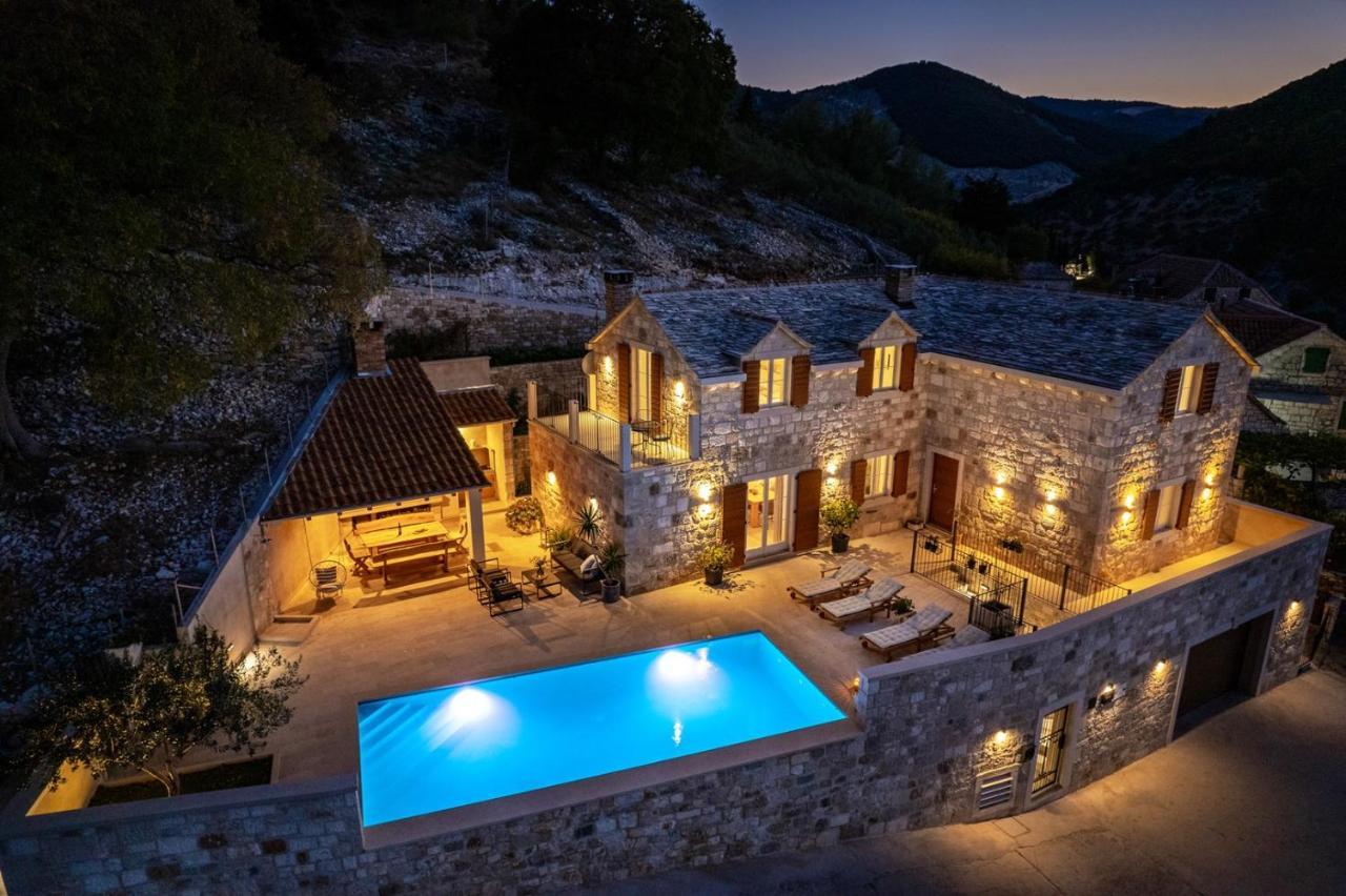 New Villa Ani! Traditional And Luxurious 4-Bedroom Villa With Heated Pool And Sea Views Postira Luaran gambar