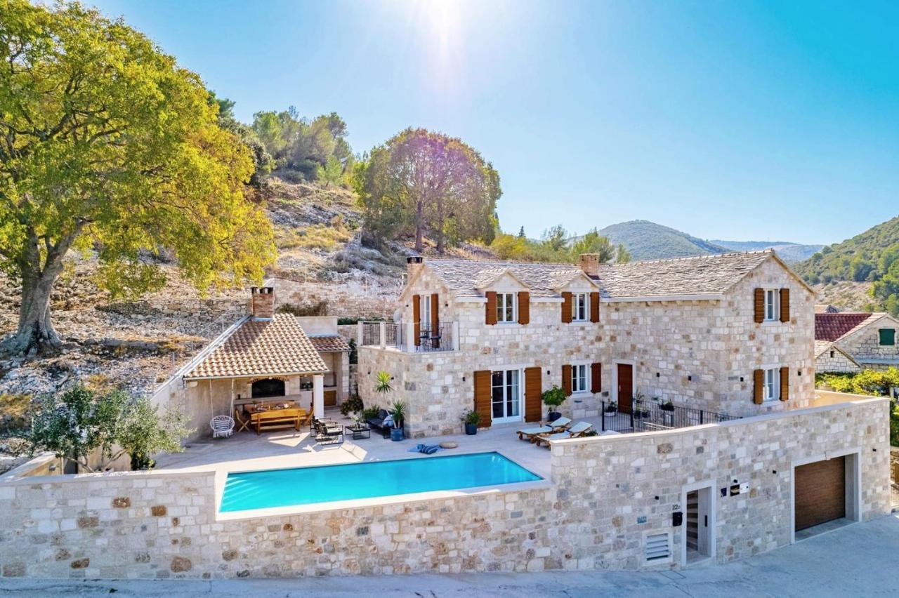 New Villa Ani! Traditional And Luxurious 4-Bedroom Villa With Heated Pool And Sea Views Postira Luaran gambar
