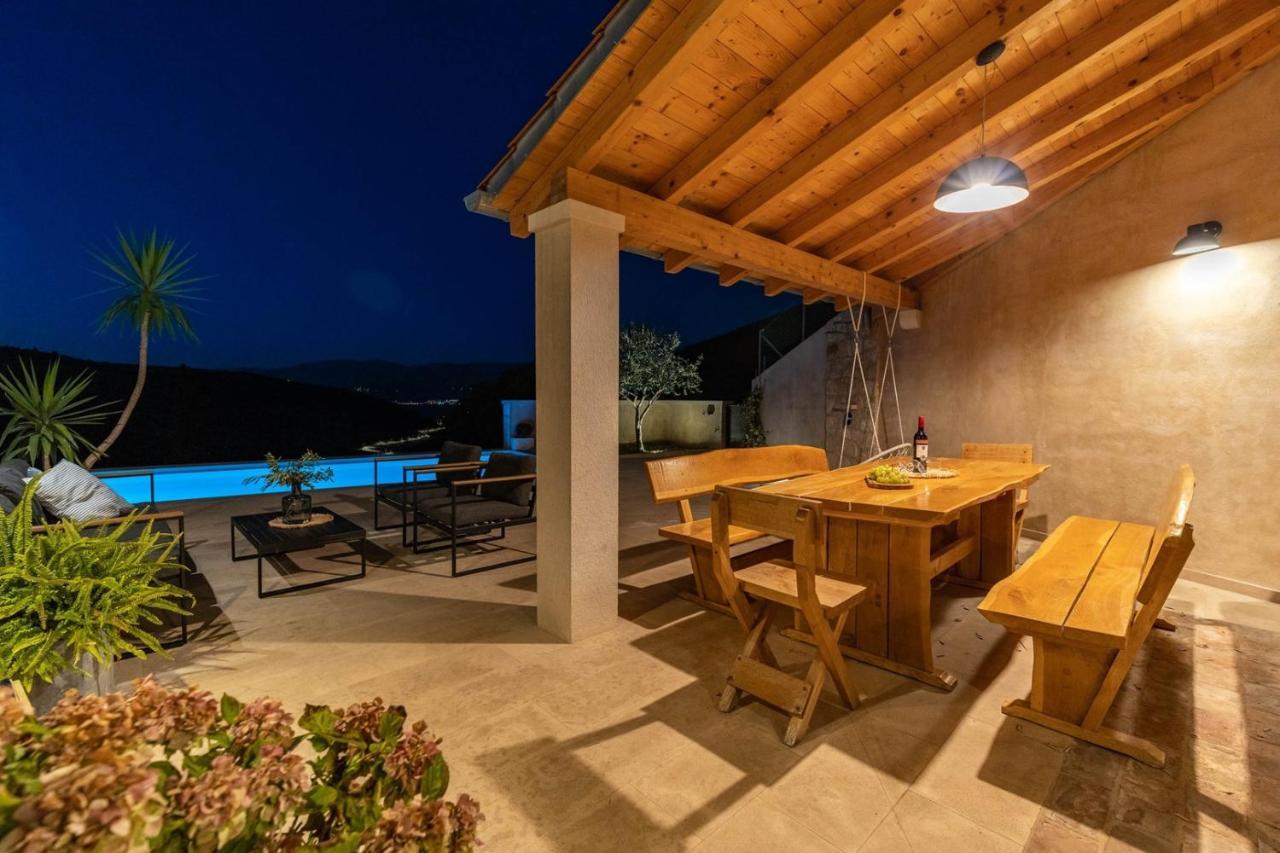 New Villa Ani! Traditional And Luxurious 4-Bedroom Villa With Heated Pool And Sea Views Postira Luaran gambar