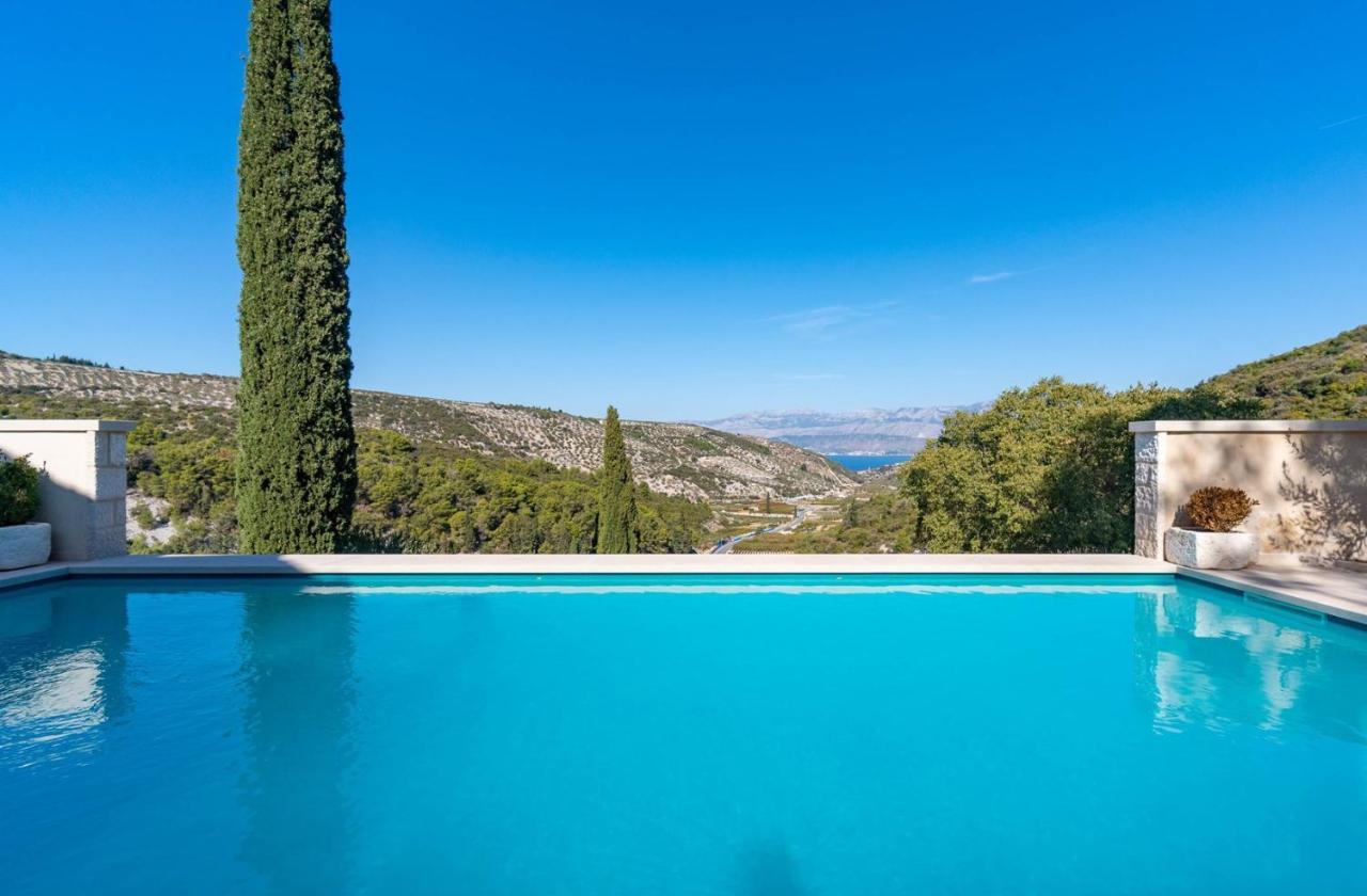 New Villa Ani! Traditional And Luxurious 4-Bedroom Villa With Heated Pool And Sea Views Postira Luaran gambar